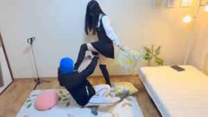 妹と兄弟喧嘩！電気アンマを掛けられ逝かされてしまう